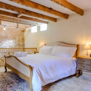 The Cow House - In The Heart Of , Whitby United Kingdom