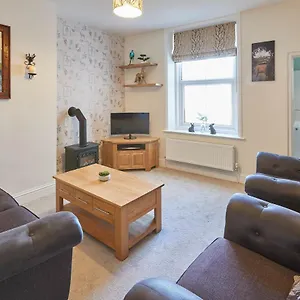 Host & - Church Square Eskape , Whitby United Kingdom